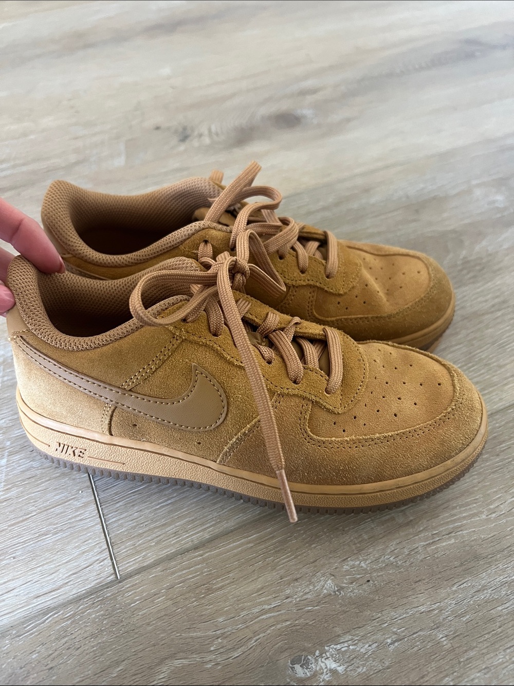 Nike Air Force 1 low LV8 Wheat 2.5 Y